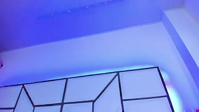 Snapshot of SarayRoyse chatting on 02/04/25, 07:11 SarayRoyse online show from 02/04/25, 07:11