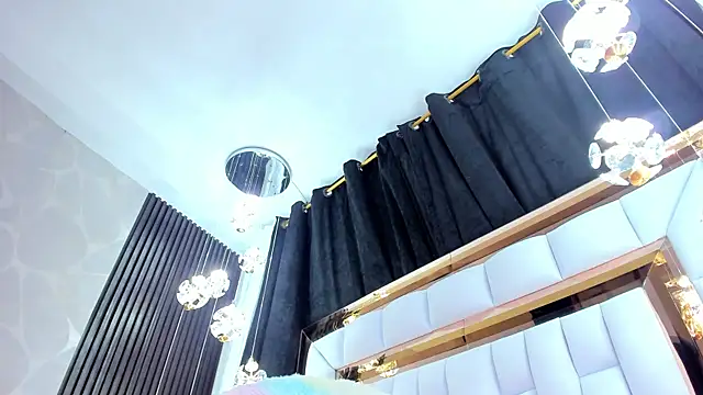 Snapshot of SarayRoyse chatting on 03/06/25, 10:26 SarayRoyse online show from 03/06/25, 10:26