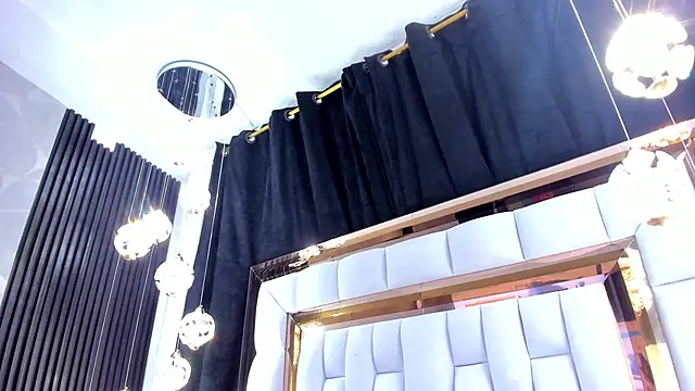 Snapshot of SarayRoyse chatting on 09/27/25, 07:30 SarayRoyse online show from 09/27/25, 07:30