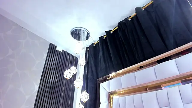 Snapshot of SarayRoyse chatting on 10/01/25, 07:31 SarayRoyse online show from 10/01/25, 07:31