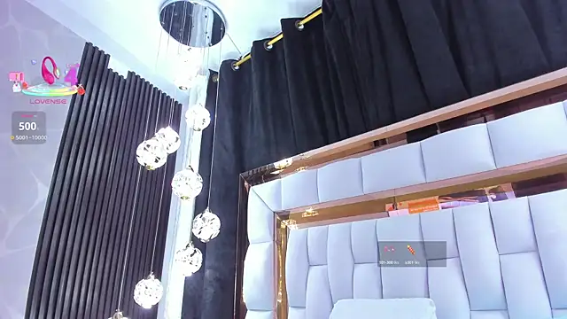 SarayRoyse online show from 04/01/26, 07:44