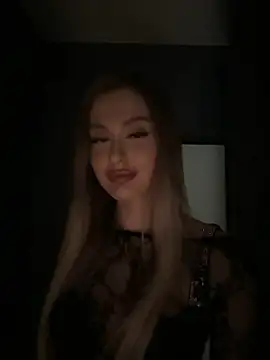 Snapshot of Sweet__Milly chatting on 01/09/25, 09:47 Sweet Milly online show from 01/09/25, 09:47