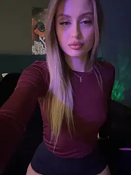 Snapshot of Sweet__Milly chatting on 01/12/25, 01:16 Sweet Milly online show from 01/12/25, 01:16