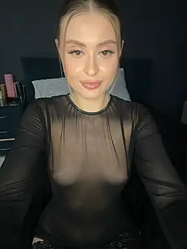 Snapshot of Sweet__Milly chatting on 02/26/25, 05:50 Sweet Milly online show from 02/26/25, 05:50