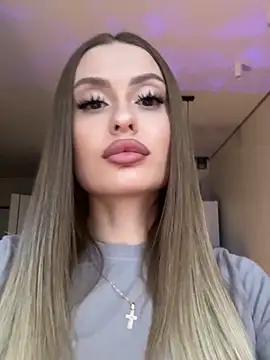 Snapshot of Sweet__Milly chatting on 10/25/25, 01:07 Sweet Milly online show from 10/25/25, 01:07