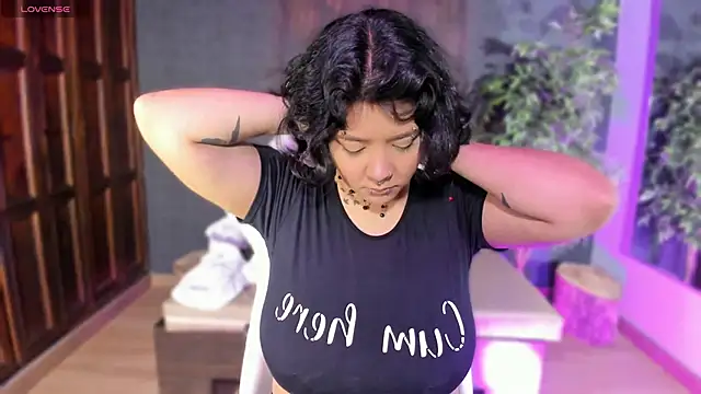 Evelynn online show from 11/05/25, 10:59