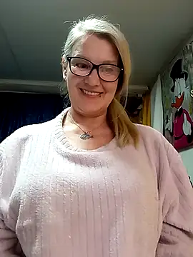 irinamaux online show from 04/05/26, 07:44