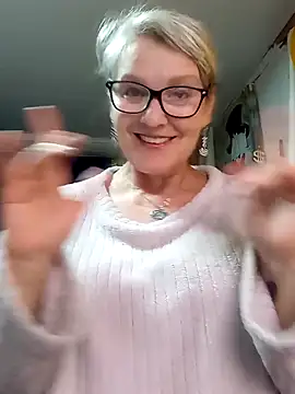 irinamaux online show from 04/17/26, 02:09