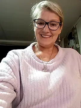 irinamaux online show from 04/19/26, 06:32