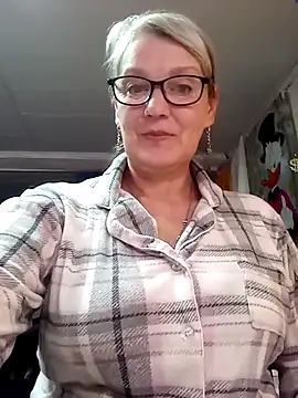 irinamaux online show from 05/25/26, 12:22