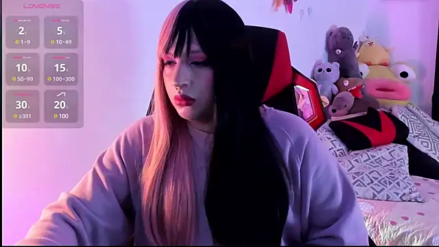 Snapshot of _Skie_ chatting on 02/07/25, 08:33  Skie  online show from 02/07/25, 08:33