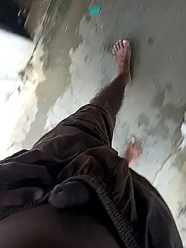 Snapshot of mr_slim_body chatting on 12/28/24, 01:39 mr slim body online show from 12/28/24, 01:39