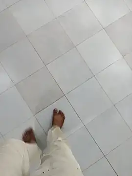 mr slim body online show from 04/11/26, 01:15