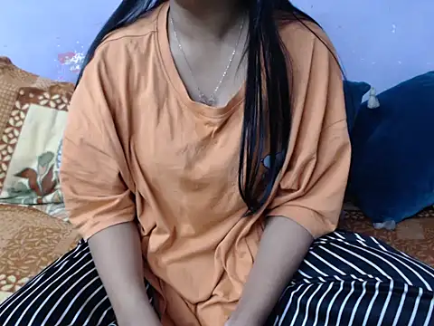 Snapshot of Freya_nia chatting on 11/20/25, 06:35 Freya nia online show from 11/20/25, 06:35