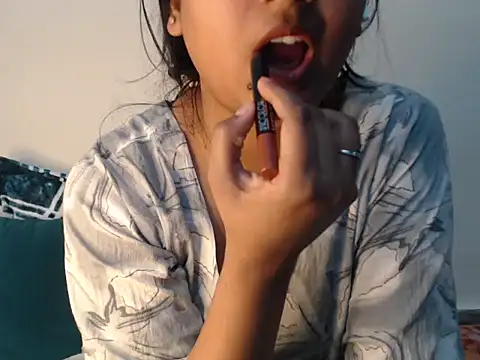 Snapshot of Freya_nia chatting on 01/10/26, 01:57 Freya nia online show from 01/10/26, 01:57