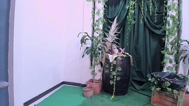 Sofi Perez  online show from 03/05/26, 11:17