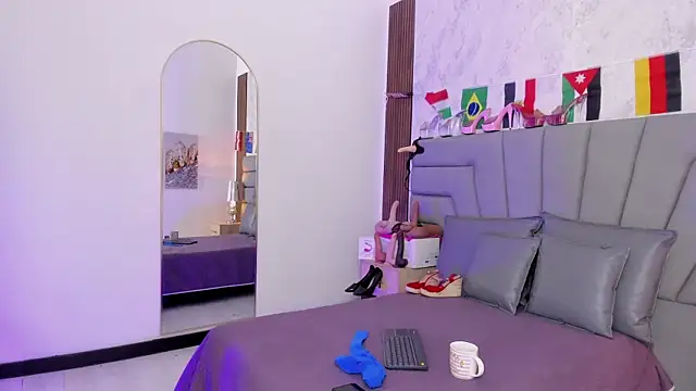 Sofi Perez  online show from 07/12/26, 11:12