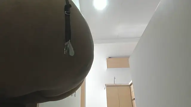 Snapshot of esmeraldastrong chatting on 12/02/24, 08:00 esmeraldastrong online show from 12/02/24, 08:00