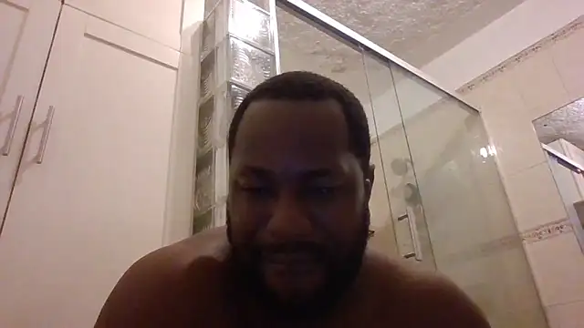 Snapshot of Bighood_T chatting on 05/21/26, 02:29 Bighood T online show from 05/21/26, 02:29