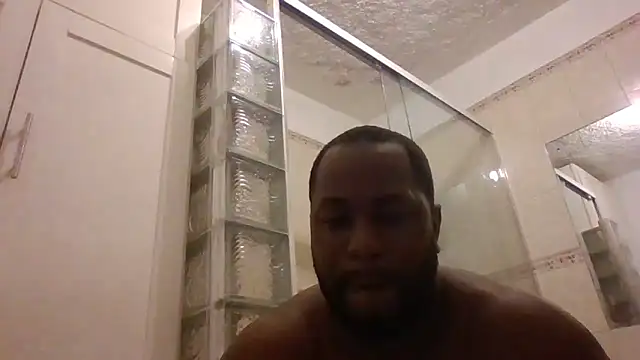 Snapshot of Bighood_T chatting on 06/21/26, 05:43 Bighood T online show from 06/21/26, 05:43