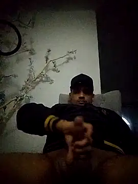 Snapshot of Leonf777 chatting on 03/07/26, 02:03 Leonf777 online show from 03/07/26, 02:03