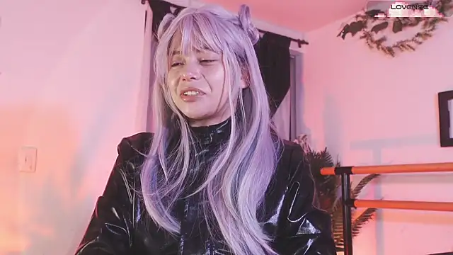 loIijanne online show from 12/13/24, 02:43