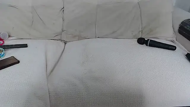 AninhaSampaio online show from 12/18/24, 05:04