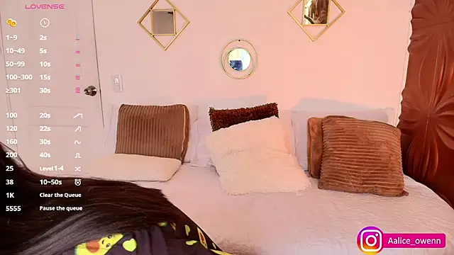 Aliceowenn online show from 03/12/25, 09:03