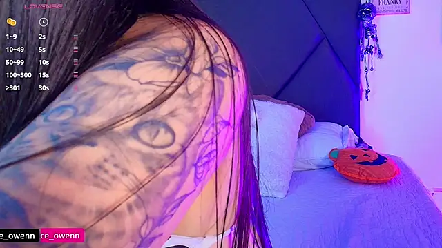 Aliceowenn online show from 11/01/25, 09:06