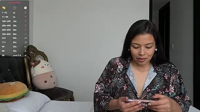 2SummerLove1 online show from 03/04/25, 07:32