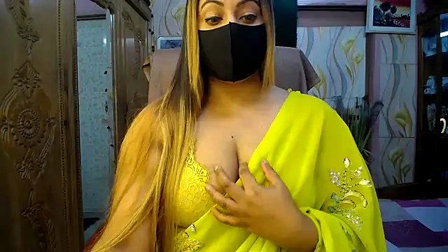 Snapshot of SohanaSabaSexy chatting on 10/10/25, 05:12 SohanaSabaSexy online show from 10/10/25, 05:12