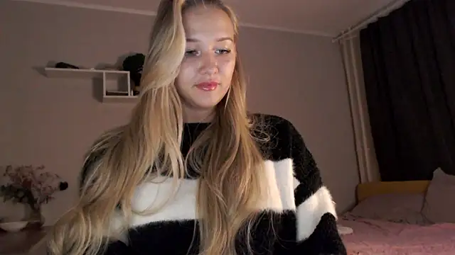 Milk Bunny online show from 12/15/24, 06:04