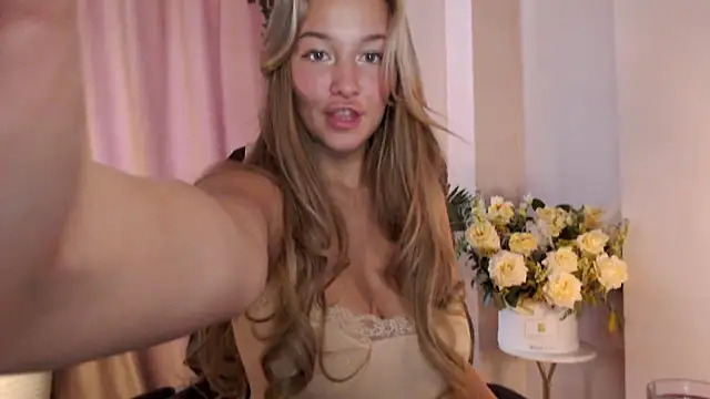 Milk Bunny online show from 02/12/25, 08:06