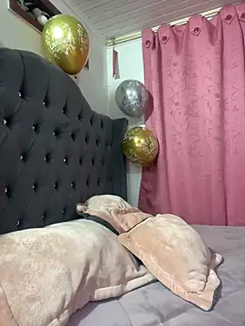 Snapshot of CristalGmez chatting on 09/13/25, 02:00 CristalGmez online show from 09/13/25, 02:00