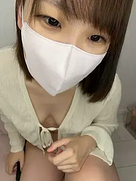 Snapshot of hi---chan- chatting on 07/06/26, 08:00 hi---chan- online show from 07/06/26, 08:00