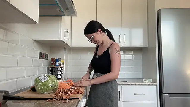 RoxiBlack online show from 11/10/25, 07:40