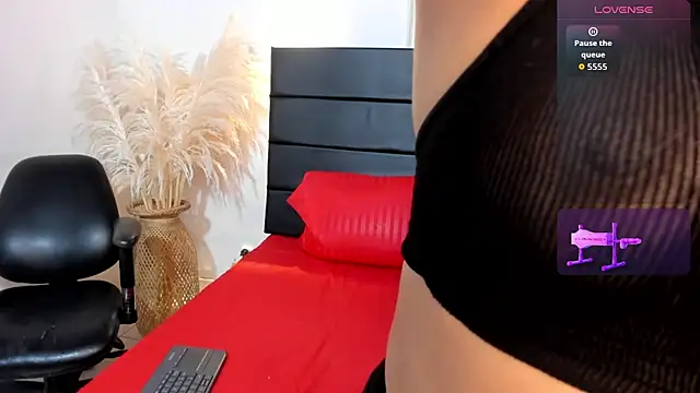 Julieta Coopeer  online show from 09/19/25, 10:38