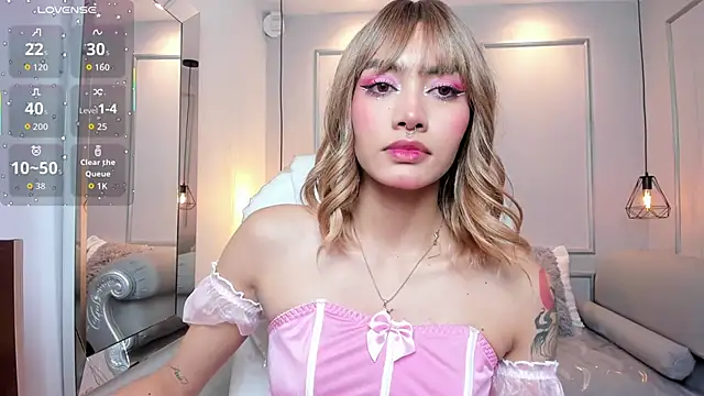 AzuraKindong online show from 10/28/25, 08:00