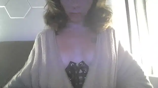 Snapshot of greedybratt chatting on 07/07/26, 03:53 greedybratt online show from 07/07/26, 03:53