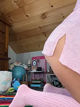 Snapshot of DanaeJustine chatting on 10/10/25, 03:00 DanaeJustine online show from 10/10/25, 03:00