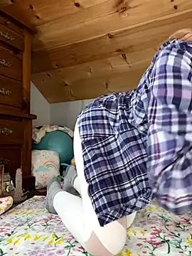 Snapshot of DanaeJustine chatting on 10/23/25, 05:33 DanaeJustine online show from 10/23/25, 05:33