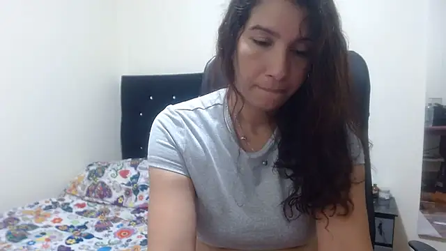 Snapshot of Ainhoa-hot chatting on 07/03/26, 04:19 Ainhoa-hot online show from 07/03/26, 04:19