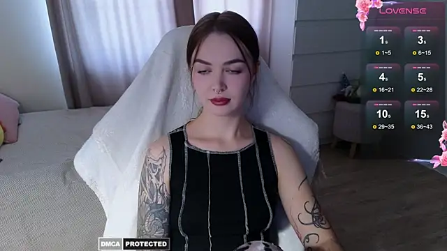 Snapshot of kate_leoo chatting on 09/29/25, 10:53 kate leoo online show from 09/29/25, 10:53