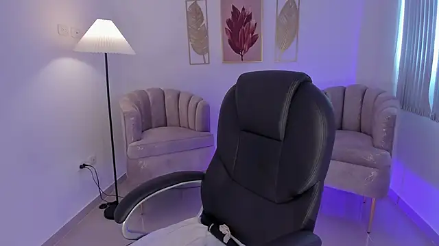 Aida adams online show from 10/19/25, 07:36