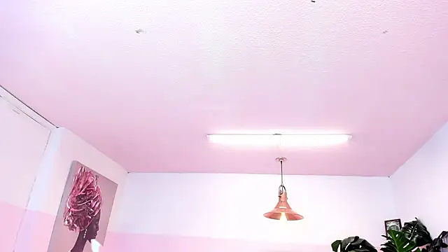 Snapshot of Red_lady chatting on 02/19/25, 04:01 Red lady online show from 02/19/25, 04:01