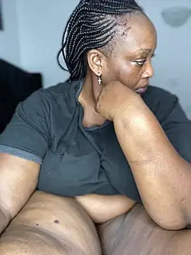 MsWhiteChocolatte online show from 02/12/26, 04:18