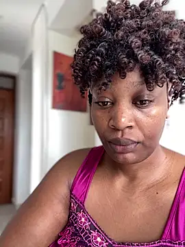 MsWhiteChocolatte online show from 04/17/26, 09:45