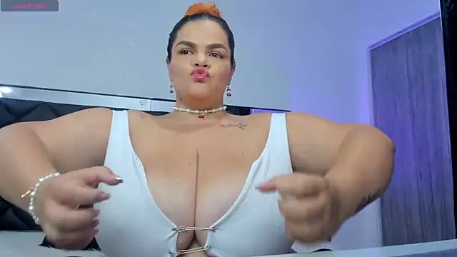 Sara Thompsoon online show from 12/13/24, 11:55