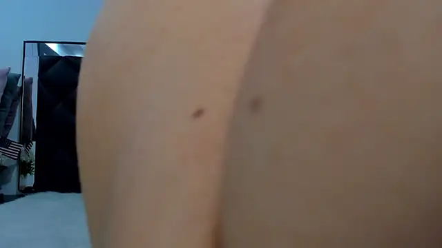 Sara Thompsoon online show from 12/15/24, 12:17