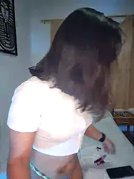 Snapshot of Juanelopez1 chatting on 01/05/25, 03:43 Juanelopez1 online show from 01/05/25, 03:43